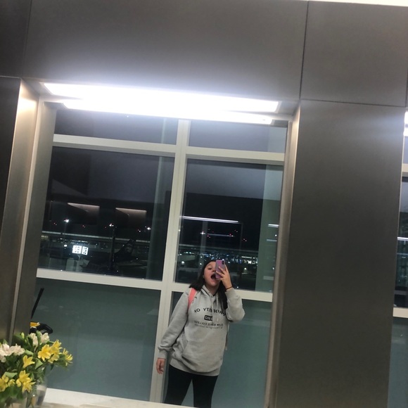 Meet your Posher, Mia - Picture 2 of 2